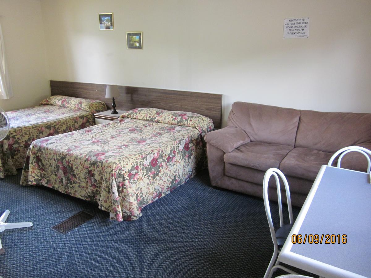 Valleyview Motel Уилямс Лейк Екстериор снимка