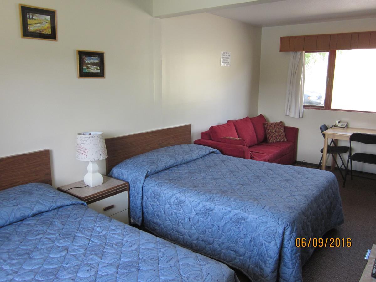 Valleyview Motel Уилямс Лейк Екстериор снимка