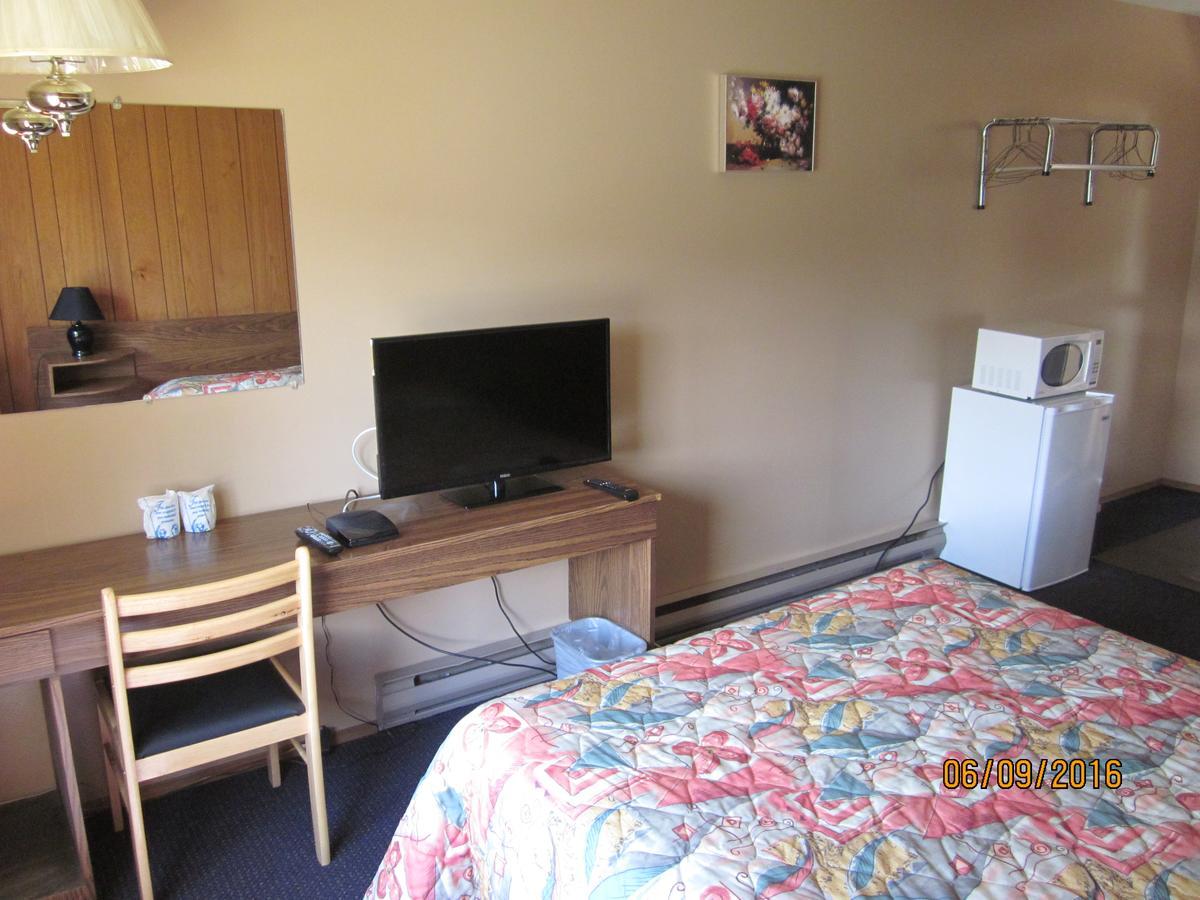 Valleyview Motel Уилямс Лейк Екстериор снимка
