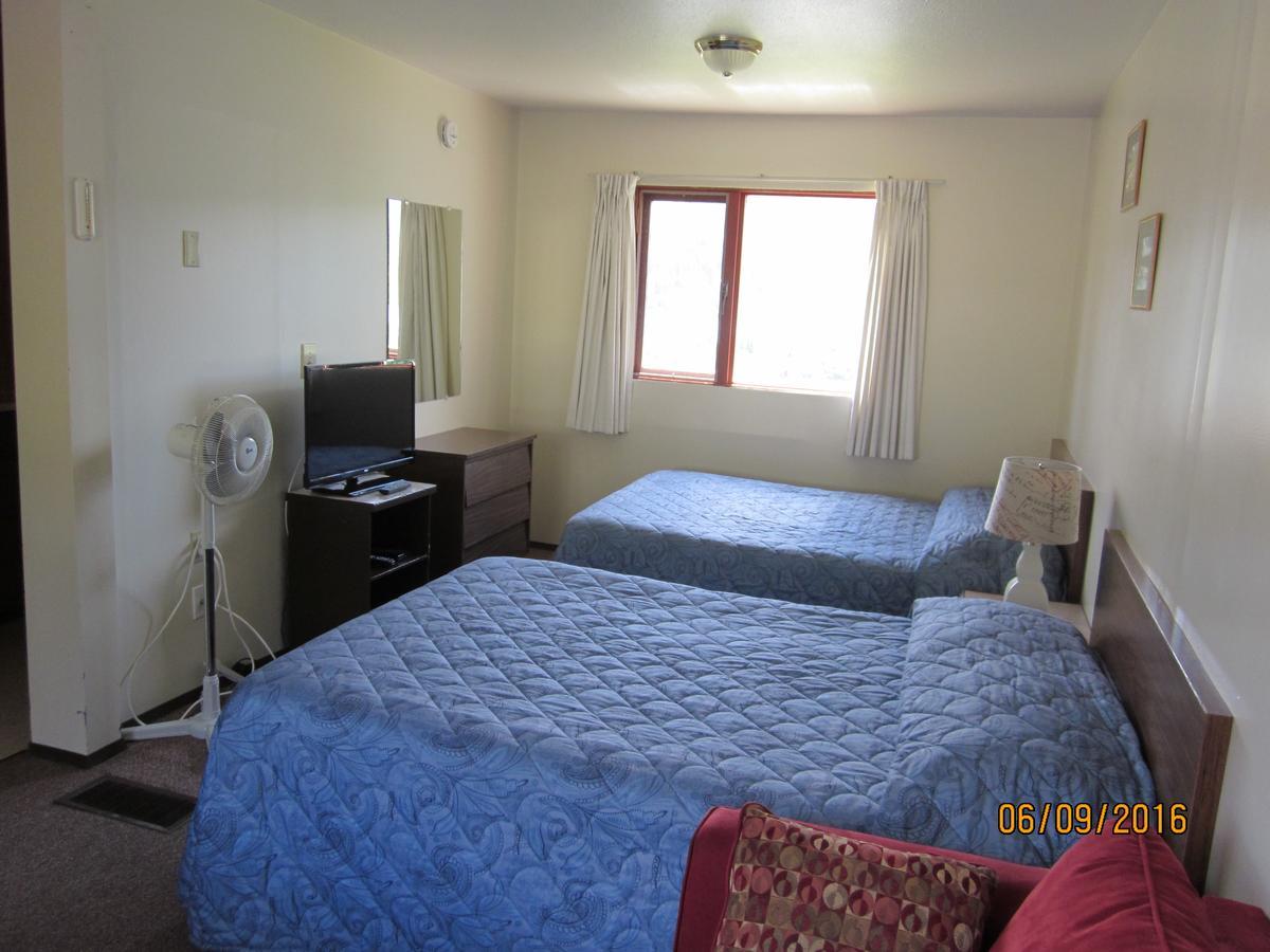 Valleyview Motel Уилямс Лейк Екстериор снимка