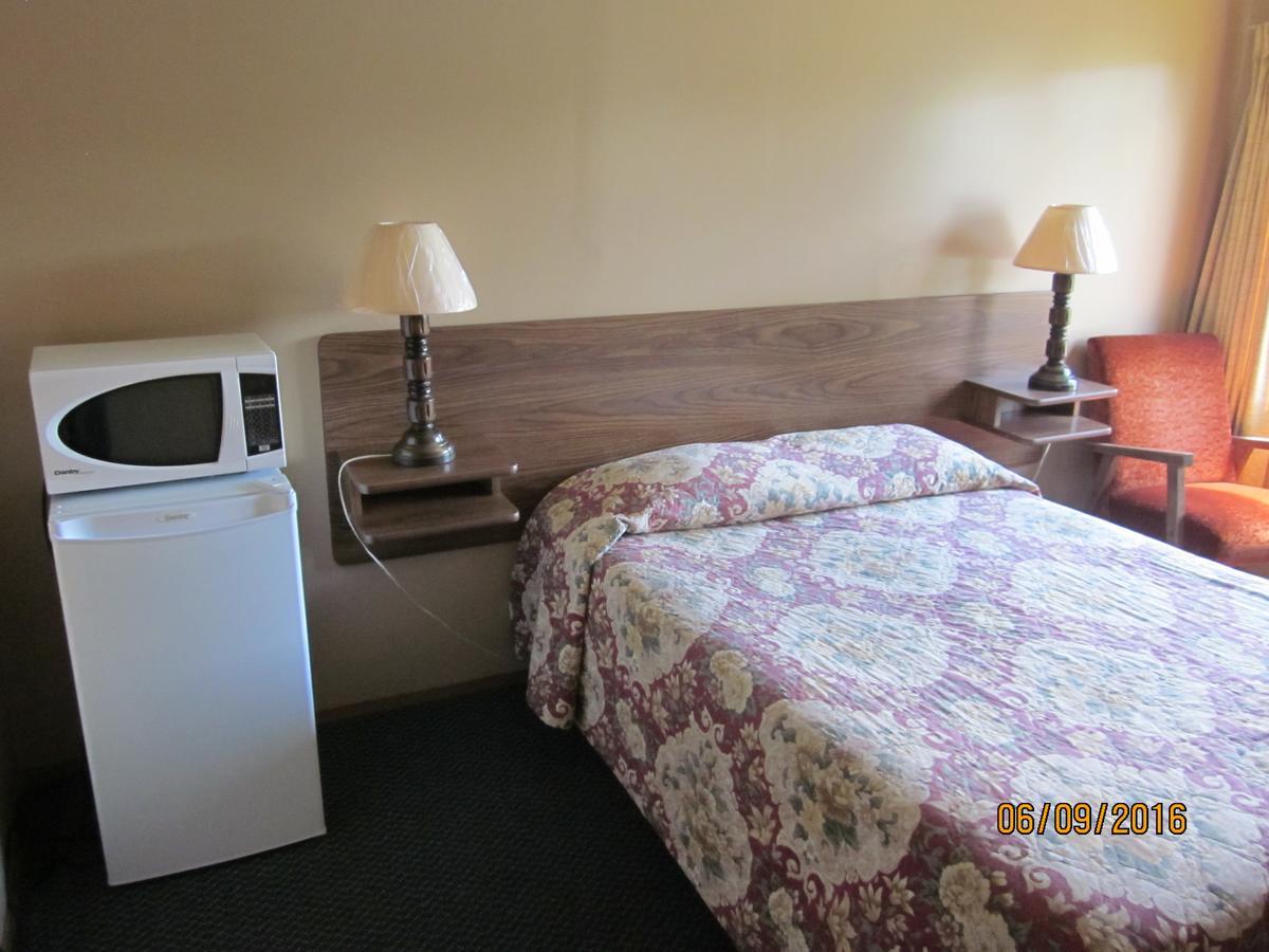 Valleyview Motel Уилямс Лейк Екстериор снимка